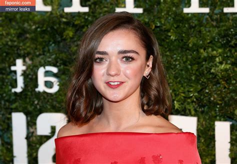 maisie williams titties|MAISIE WILLIAMS Nude